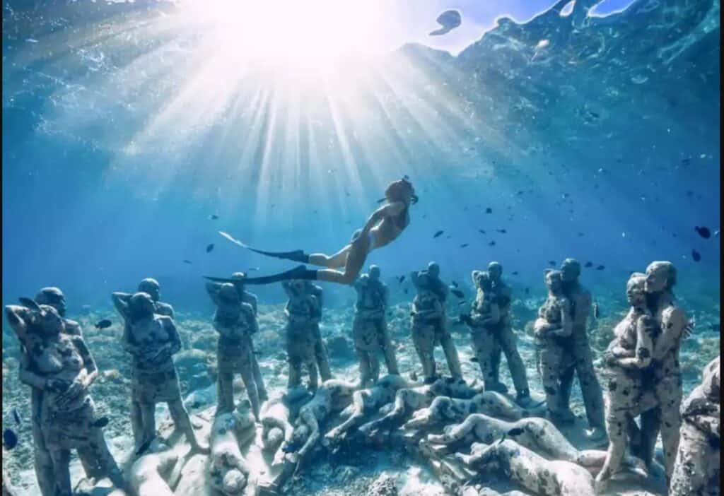 Underwater statues at the Gili Islands seen on a snorkeling trip from Lombok